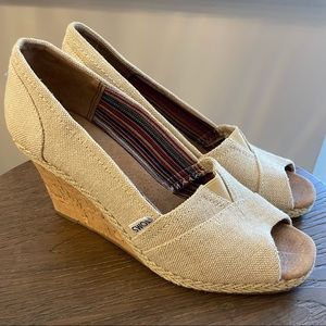 Like New Toms Wedges Size 9